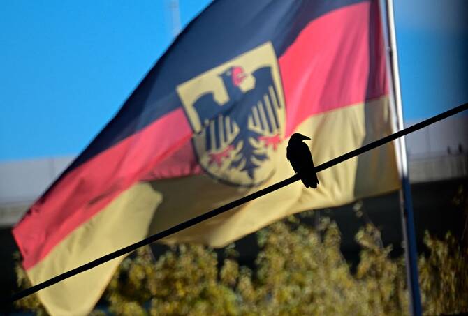 Germany eyes lasers, spy satellites in military space spending splurge